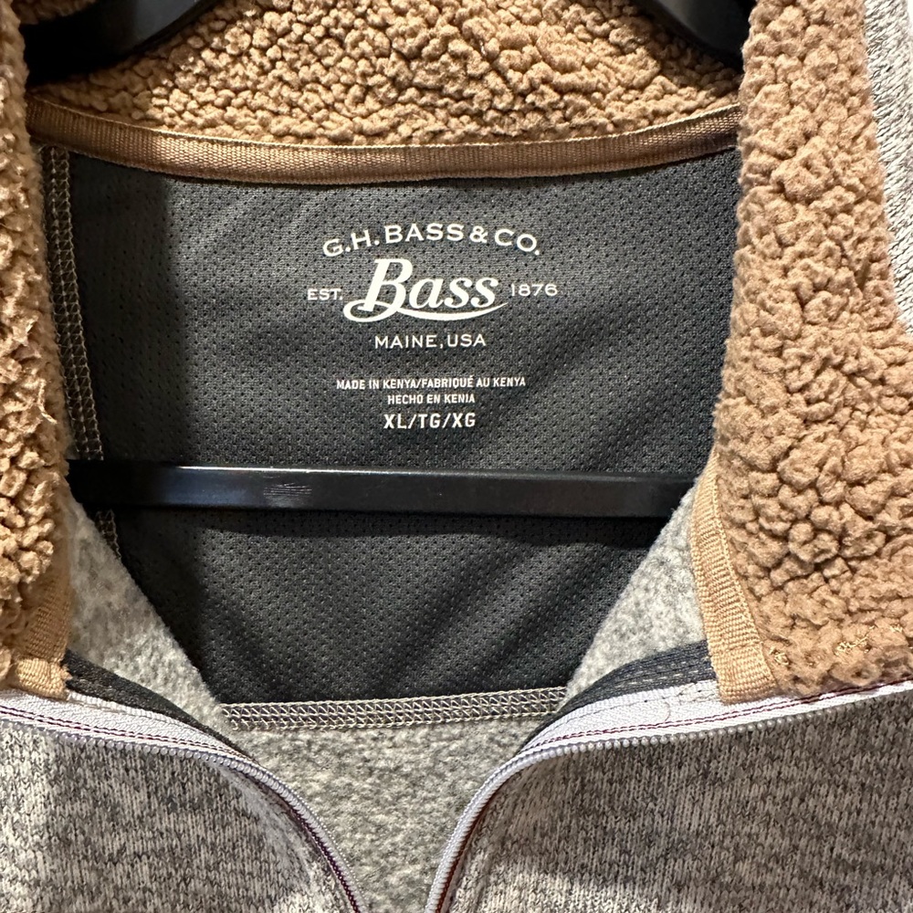 G.H. BASS & CO. MEN’S 1/4 ZIP SWEATER.  SIZE X-LARGE. - Picture 2 of 4